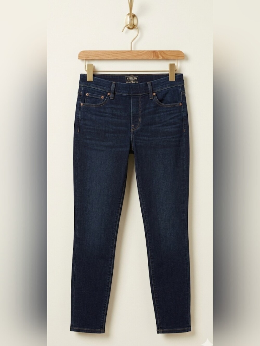 Levi's Totally Shaping Pull-on Skinny Jeans Size 2 NEW